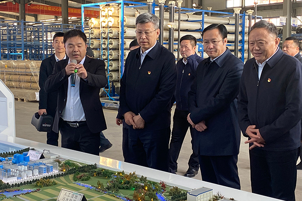 赤峰市党政考察团莅临开云app官方在线入口进行参观考察